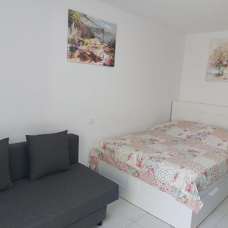 Apartamento En El Mar Roses Exterior photo